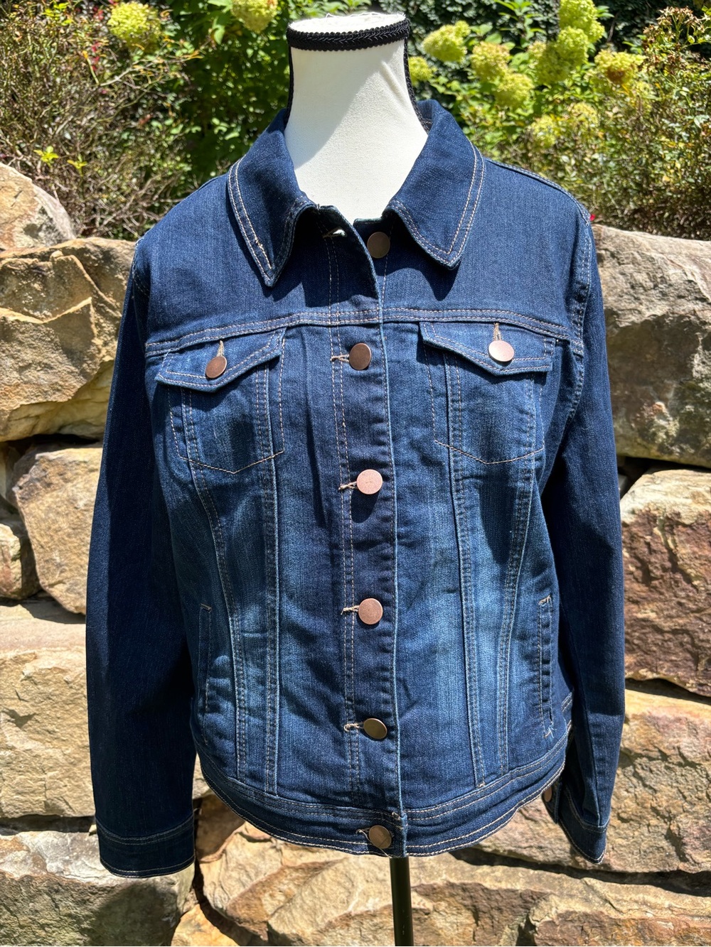 New Directions Never Worn Size L Dark Blue Denim Jean Jacket. Copper Colored.